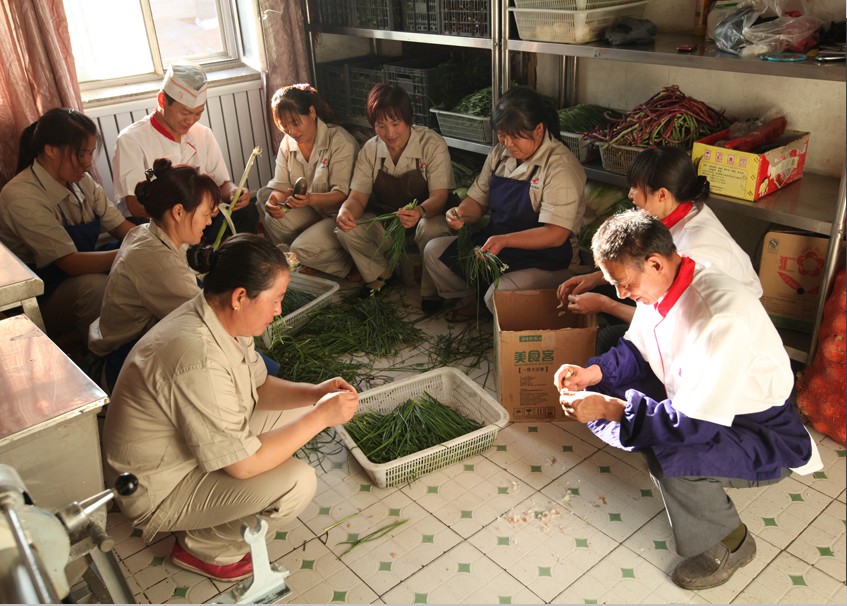 后廚擇菜